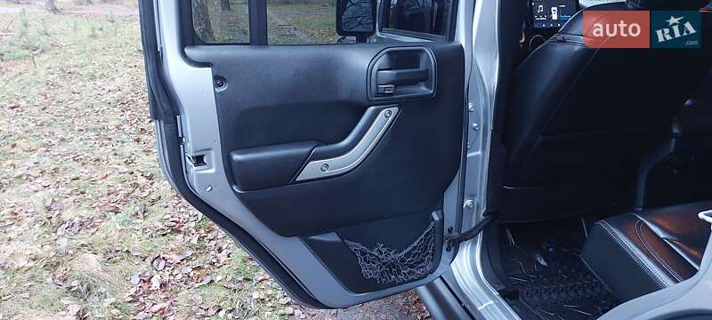 Позашляховик / Кросовер Jeep Wrangler 2015 в Дубні фото 26 Позашляховик / Кросовер Jeep Wrangler 2015 в Дубні