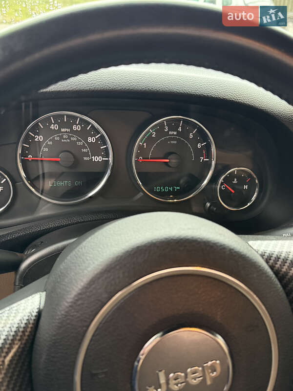 Внедорожник / Кроссовер Jeep Wrangler 2015 в Киеве фото 19 Внедорожник / Кроссовер Jeep Wrangler 2015 в Киеве