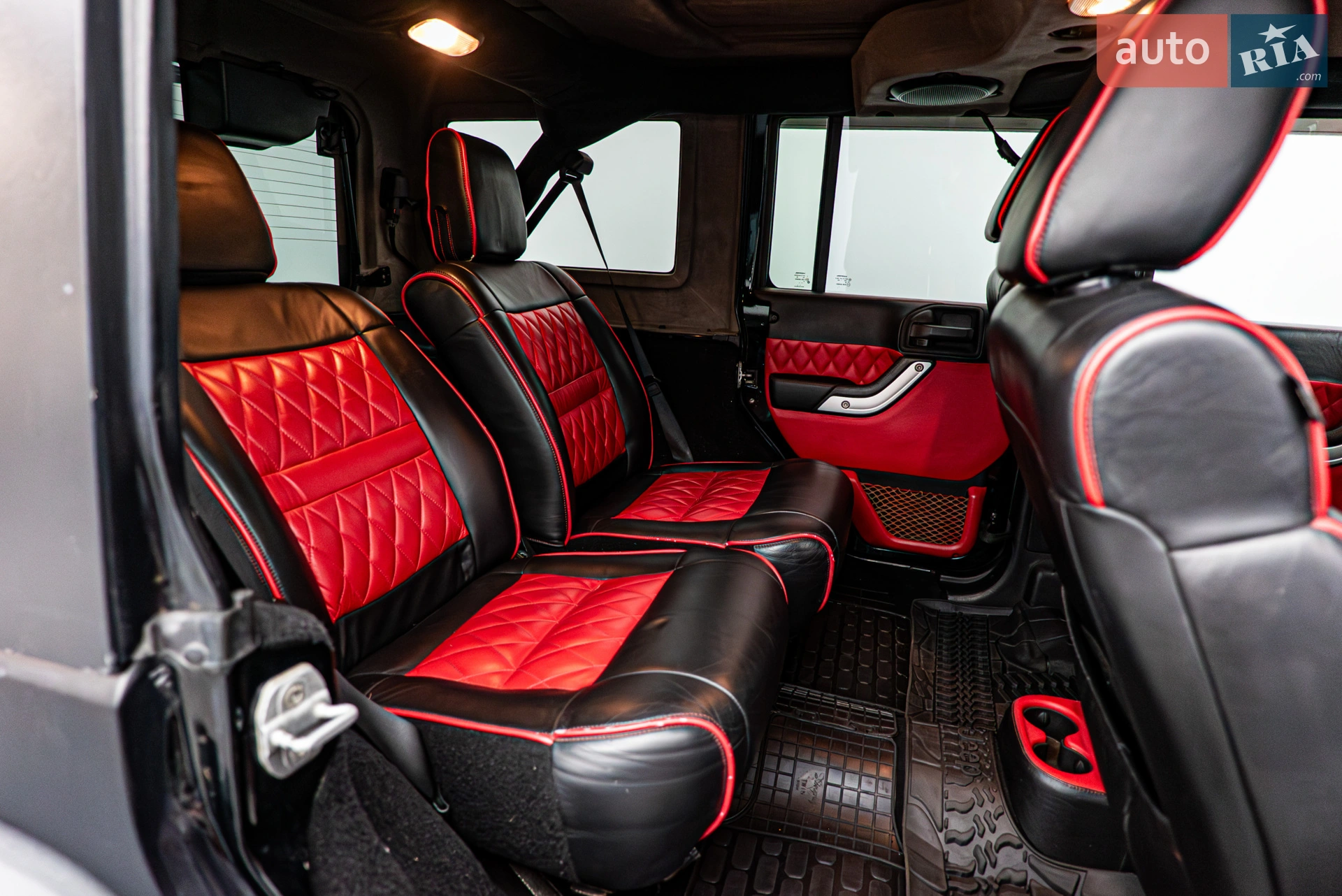2011 Jeep Wrangler - мініатюра 22