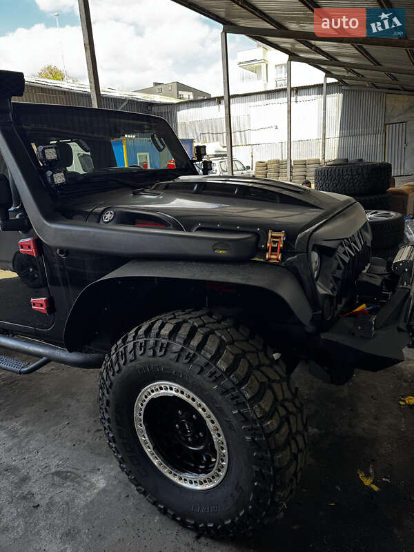 Внедорожник / Кроссовер Jeep Wrangler 2016 в Днепре