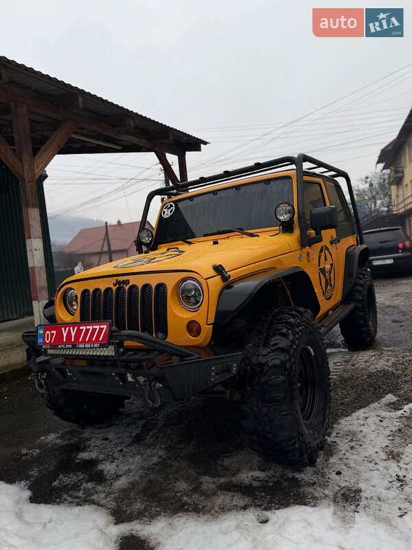 Позашляховик / Кросовер Jeep Wrangler 2012 в Мукачевому