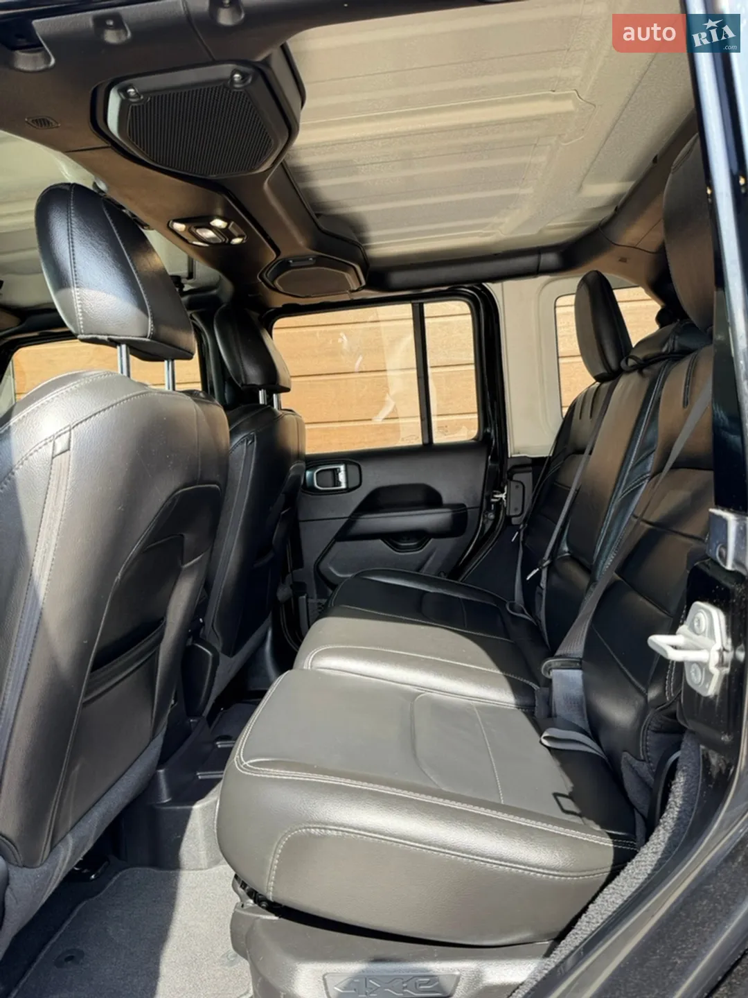2022 Jeep Wrangler - мініатюра 35