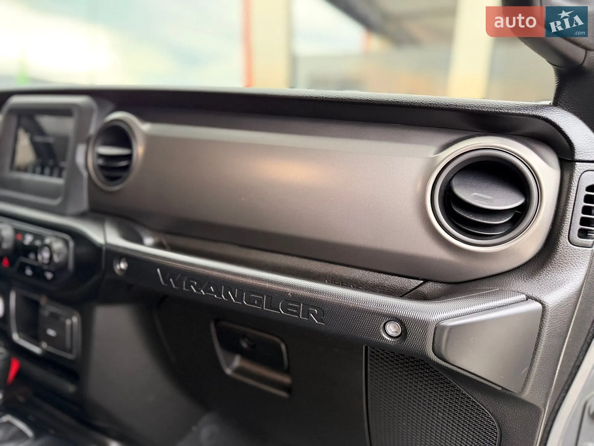 2022 Jeep Wrangler - мініатюра 53