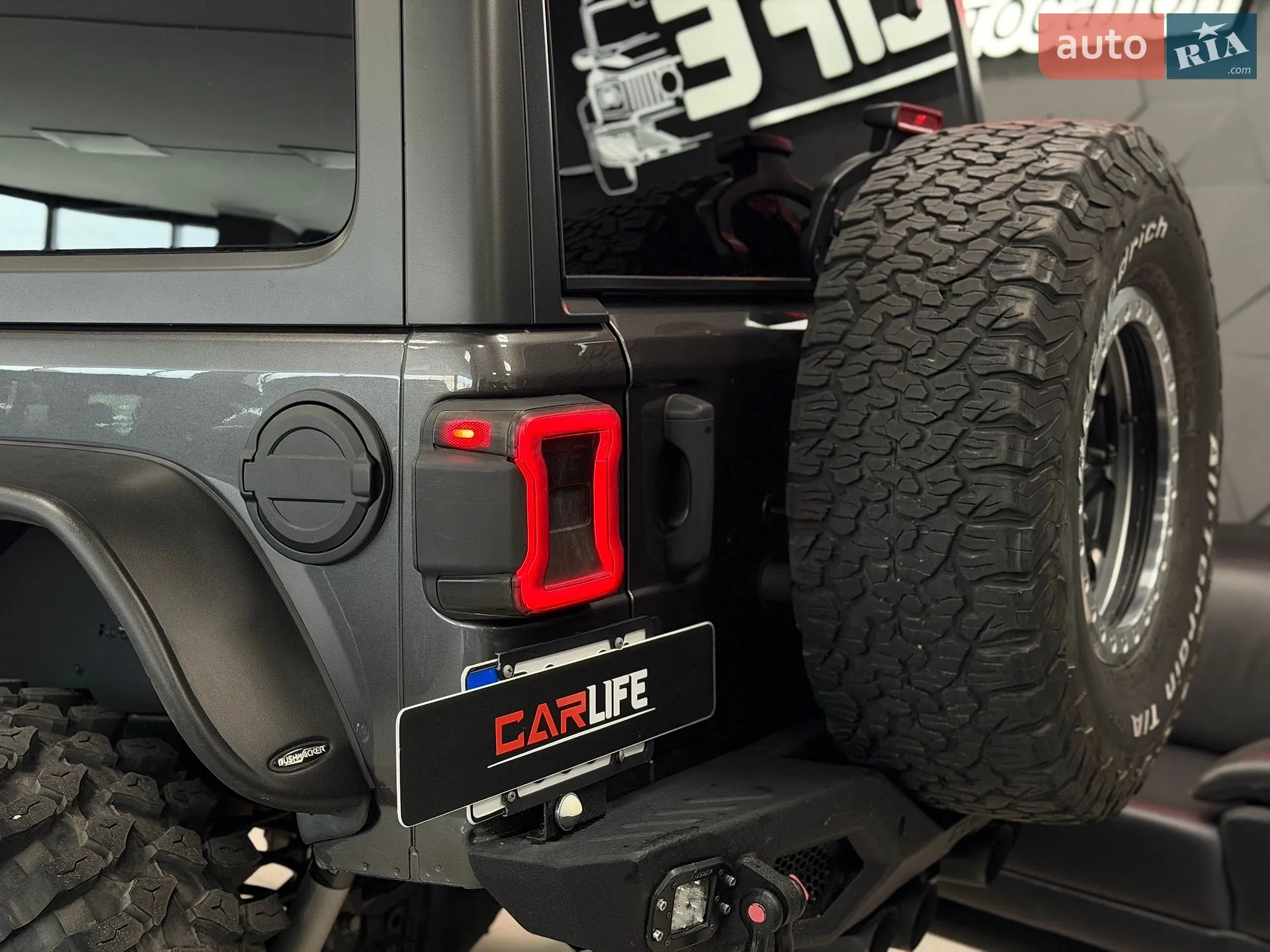 2020 Jeep Wrangler - мініатюра 31