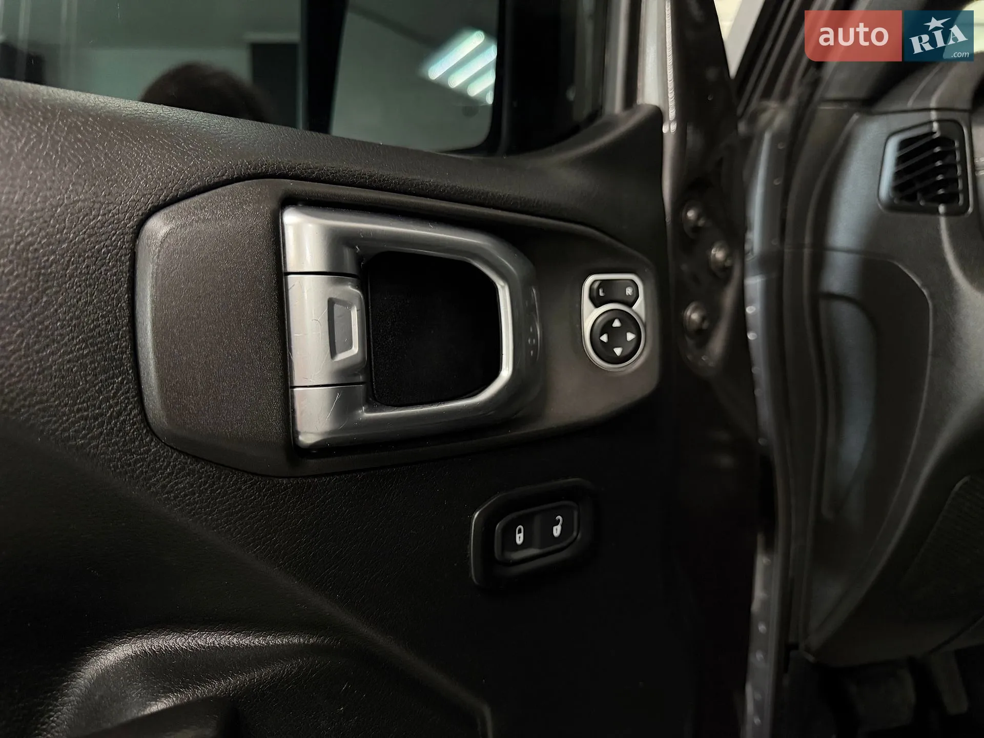 2020 Jeep Wrangler - мініатюра 54