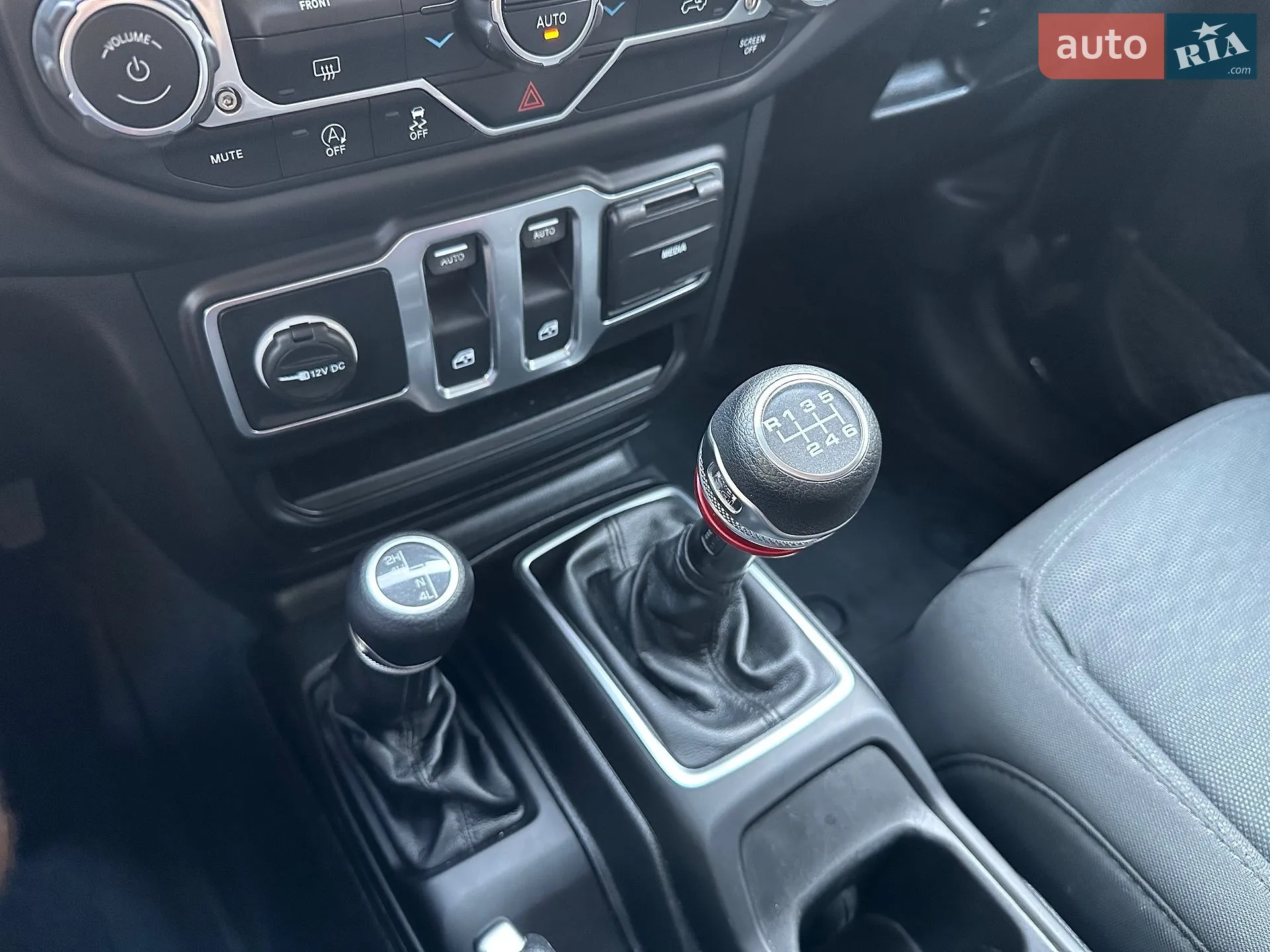 2019 Jeep Wrangler - мініатюра 17