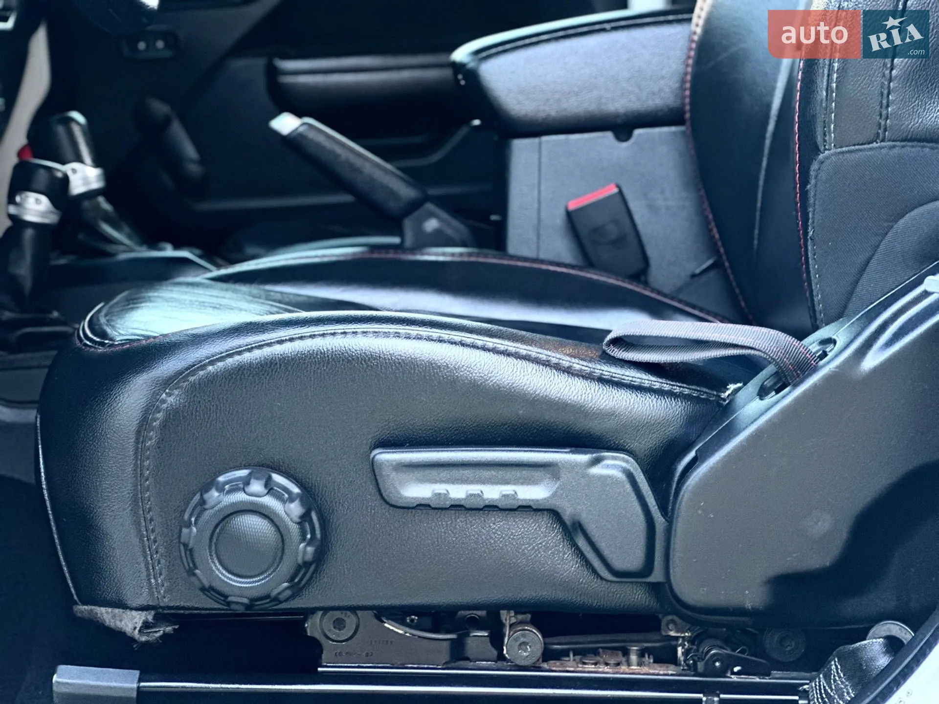 2019 Jeep Wrangler - мініатюра 61