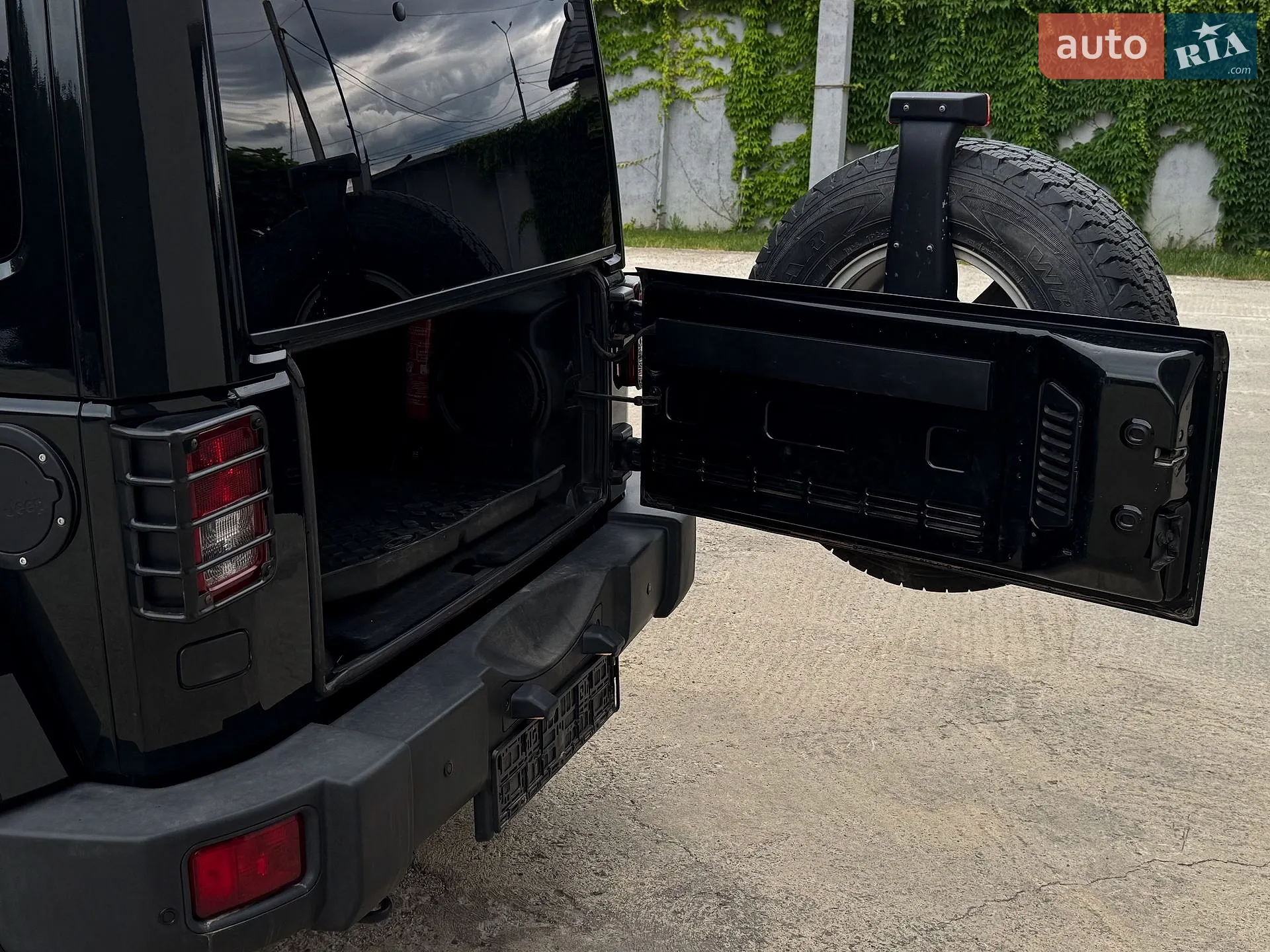 2012 Jeep Wrangler - мініатюра 12