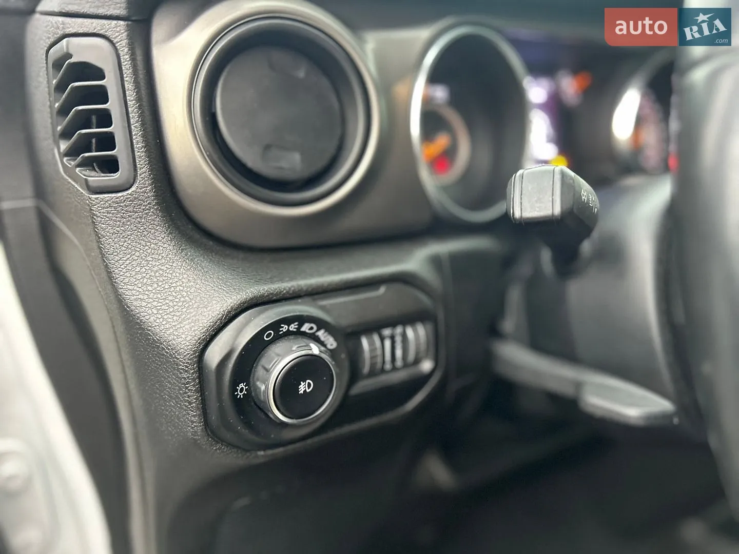 2018 Jeep Wrangler - мініатюра 35