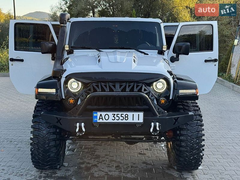 Внедорожник / Кроссовер Jeep Wrangler 2015 в Тячеве