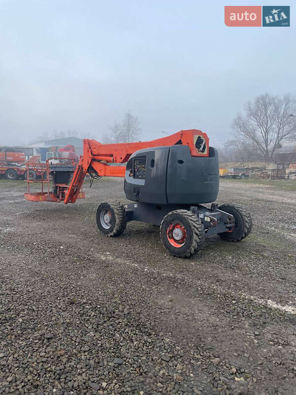 Коленчатый подьемник JLG 450 1999 в Черновцах