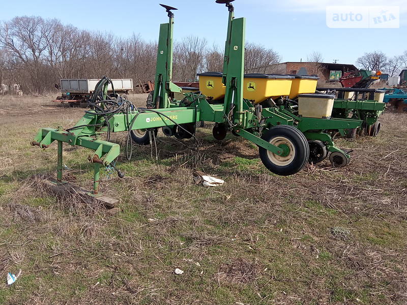 John Deere 7200