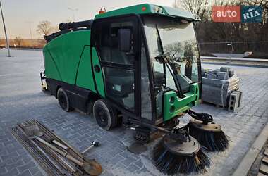 Уборочная машина Johnston Sweepers 142A101T 2010 в Ровно