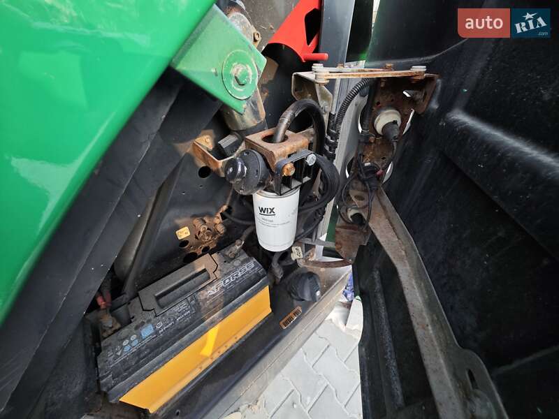 Уборочная машина Johnston Sweepers 142A101T 2010 в Ровно