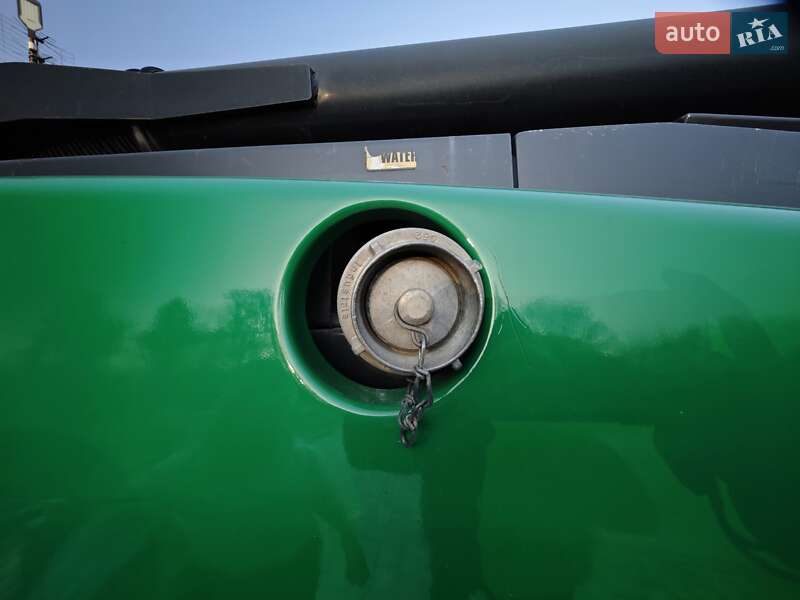 Уборочная машина Johnston Sweepers 142A101T 2010 в Ровно