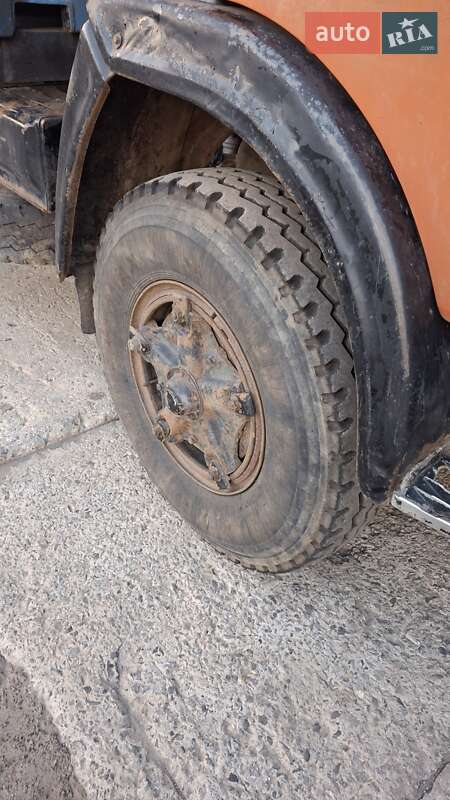 Контейнеровоз КамАЗ 53202 1992 в Николаеве