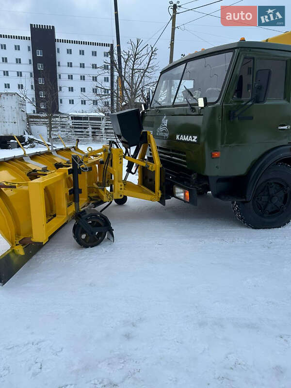 Снегоуборочная машина КамАЗ 5320 1989 в Вышгороде