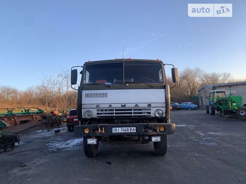 Зерновоз КамАЗ 53212 1989 в Горішніх Плавнях