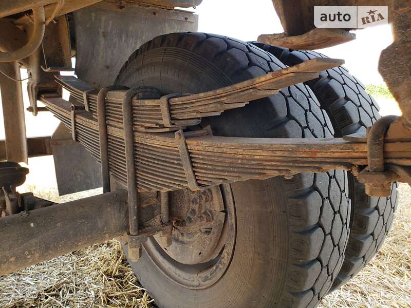 Самосвал КамАЗ 53212 1990 в Шепетовке