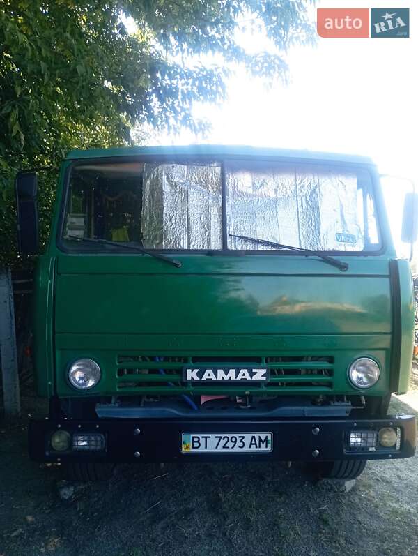 Зерновоз КамАЗ 53212 1984 в Новгородке