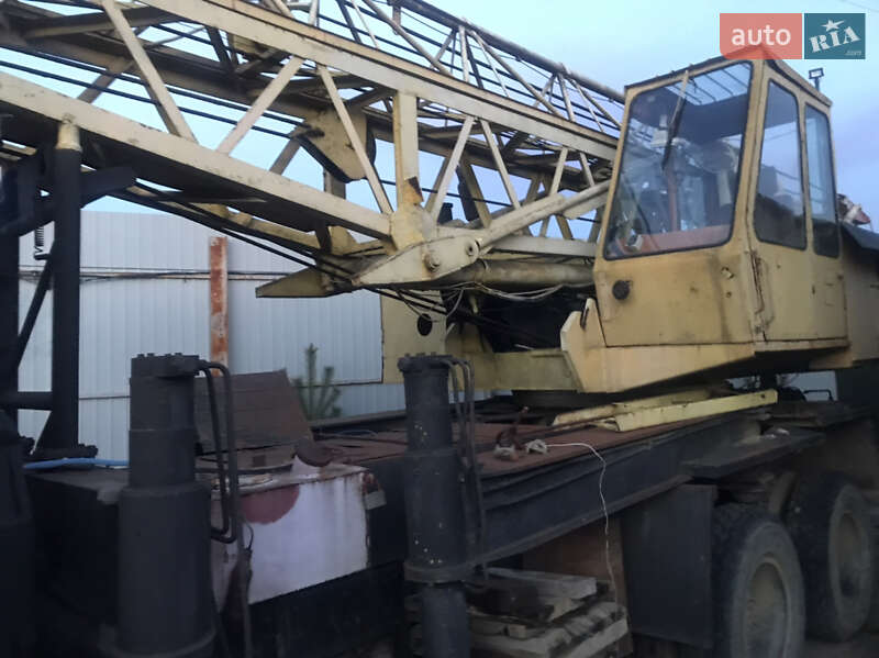 Автокран КамАЗ 53213 1990 в Львові