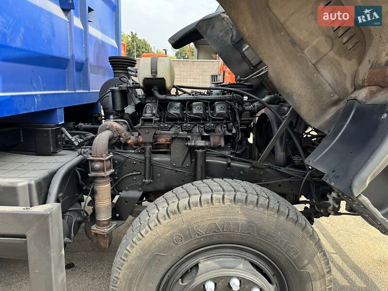 Самосвал КамАЗ 53215 2004 в Гайвороне