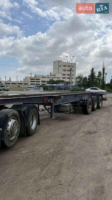 Контейнеровоз Kassbohrer SB 1993 в Одесі