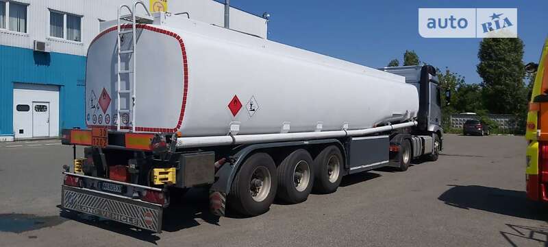 Цистерна полуприцеп Kassbohrer STB 1992 в Киеве