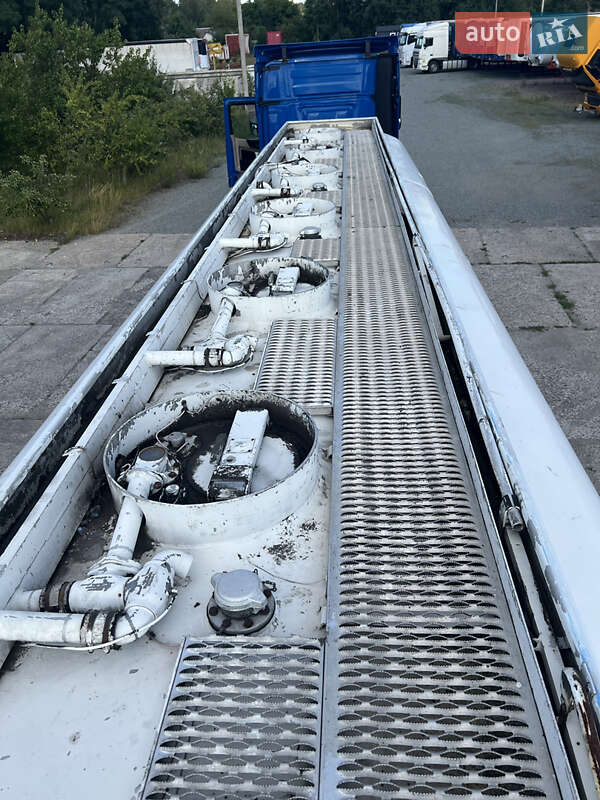 Цистерна Kassbohrer STB 1991 в Києві