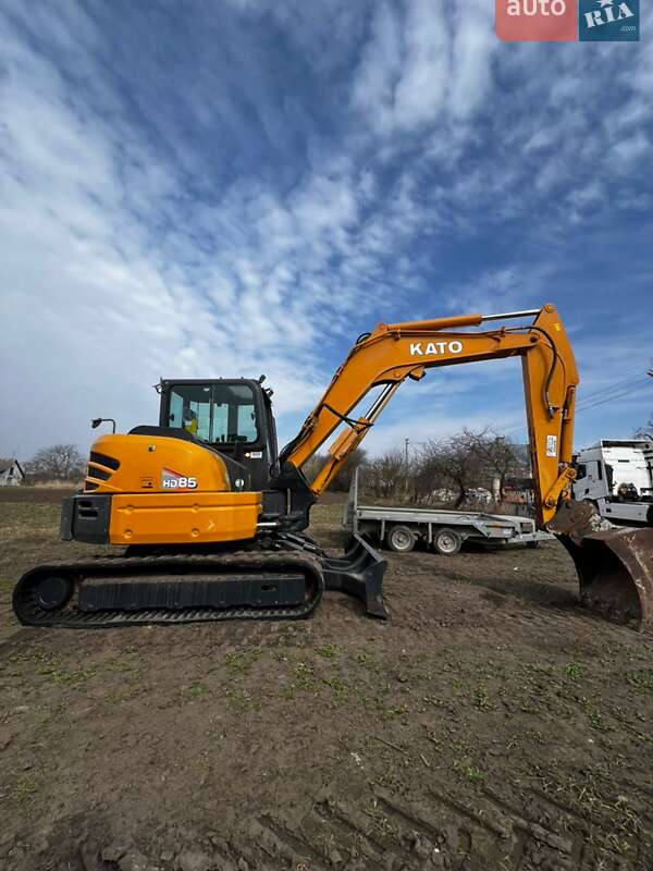 Міні-екскаватор Kato HD 2018 в Тернополі фото Міні-екскаватор Kato HD 2018 в Тернополі