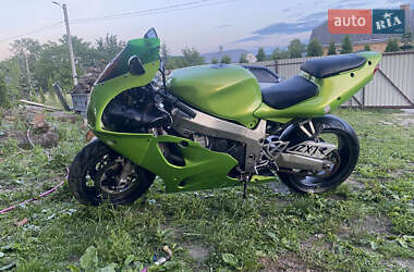 Мотоцикл Спорт-туризм Kawasaki 750 2004 в Золочеве