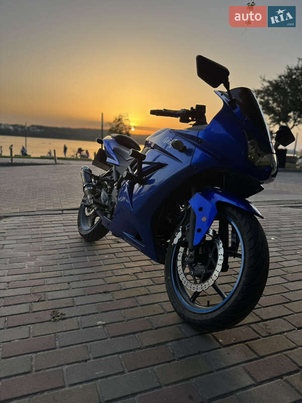 Спортбайк Kawasaki EX 250 2010 в Тернополі