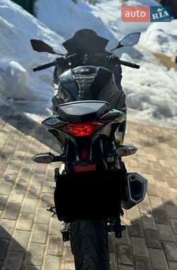 Спортбайк Kawasaki EX 300 2014 в 