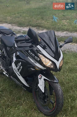 Спортбайк Kawasaki EX 300 2014 в 