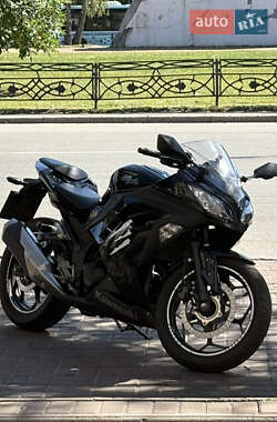 Спортбайк Kawasaki EX 300 2013 в Чернигове