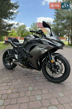 Мотоцикл Спорт-туризм Kawasaki EX 650 2021 в 