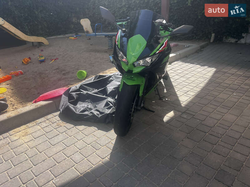 Спортбайк Kawasaki EX 650 2022 в Николаеве