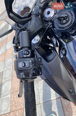Спортбайк Kawasaki EX 650 2022 в 