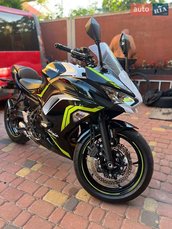 Мотоцикл Спорт-туризм Kawasaki EX 650 2021 в 