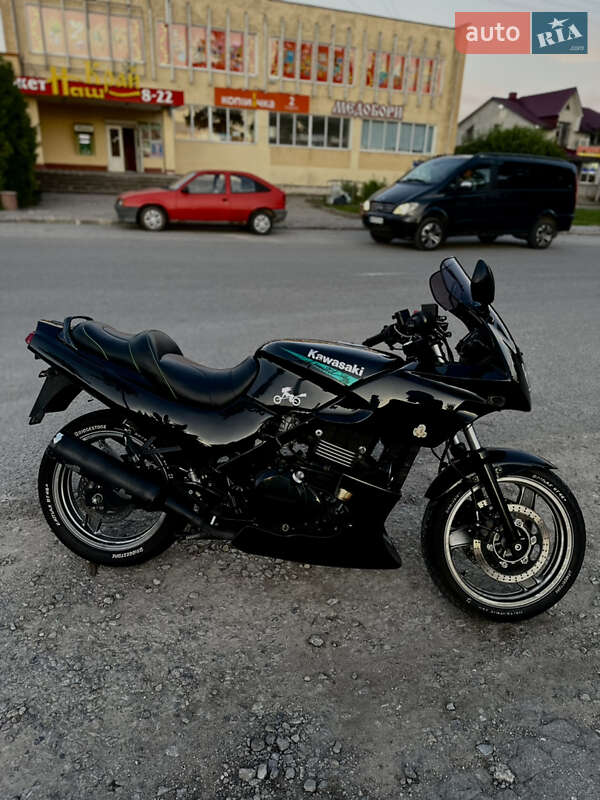 Спортбайк Kawasaki GPZ 2001 в Хоросткове