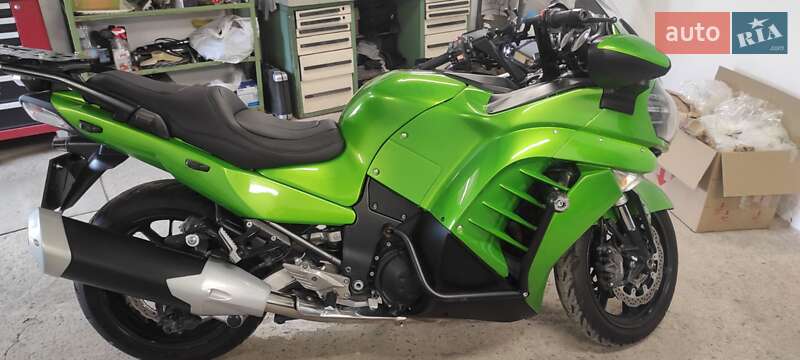 Мотоцикл Спорт-туризм Kawasaki GTR 1400 2011 в Павлограде фото 3 Мотоцикл Спорт-туризм Kawasaki GTR 1400 2011 в Павлограде