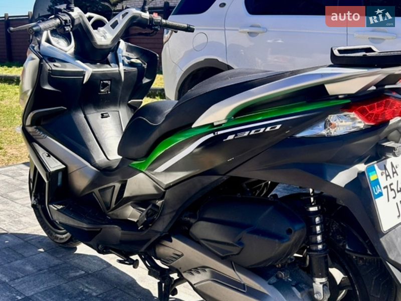 Макси-скутер Kawasaki J 300 2014 в Киеве
