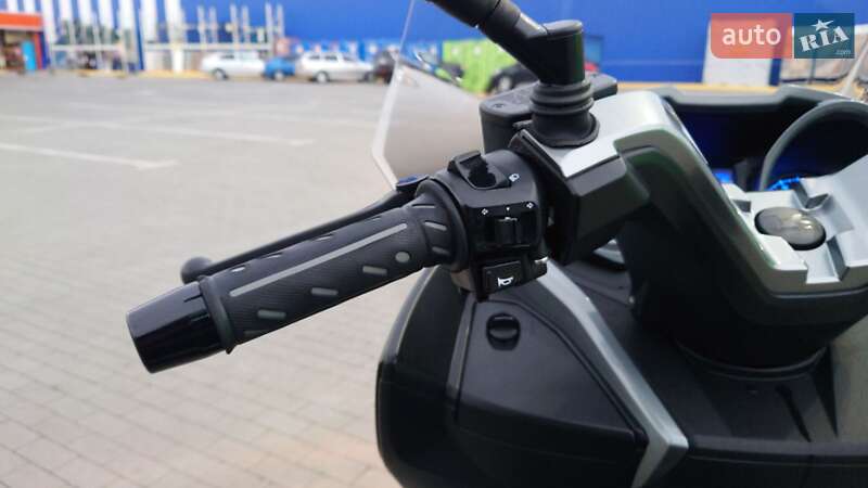 Макси-скутер Kawasaki J 2019 в Умани