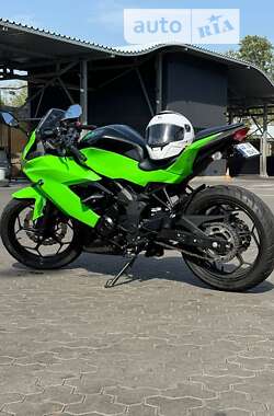 Спортбайк Kawasaki Ninja 250 2015 в Киеве