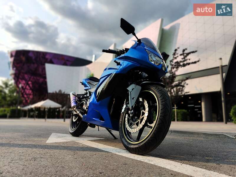 Спортбайк Kawasaki Ninja 250 2009 в 