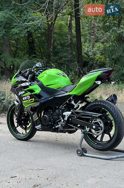Спортбайк Kawasaki Ninja 250 2018 в 