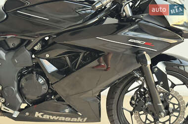 Спортбайк Kawasaki Ninja 250 2016 в 