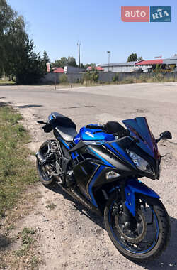 Спортбайк Kawasaki Ninja 250 2015 в Нових Санжарах
