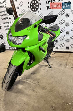 Мотоцикл Спорт-туризм Kawasaki Ninja 250 2009 в 