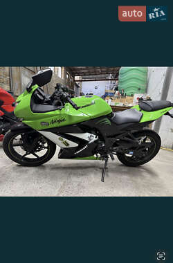 Спортбайк Kawasaki Ninja 250R 2009 в Ладыжине